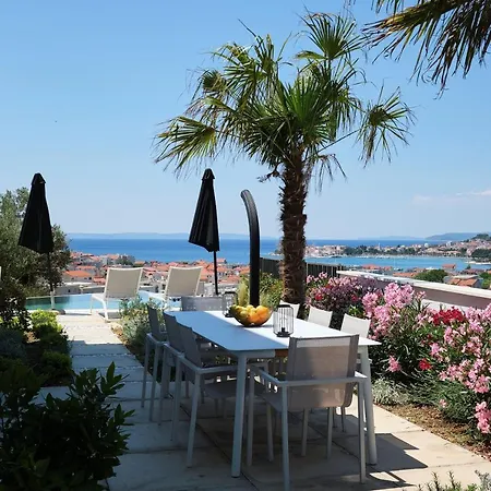 Villa Stunning - 5 Bedrooms - Sei - Amazing Sea & City Views