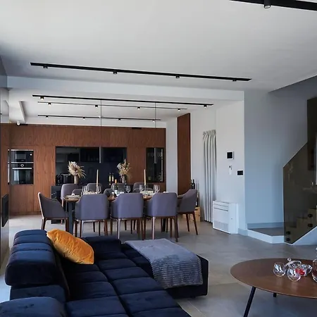Villa Stunning - 5 Bedrooms - Sei - Amazing Sea & City Views *