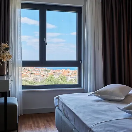 Villa Stunning - 5 Bedrooms - Sei - Amazing Sea & City Views