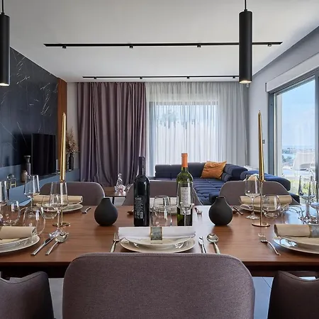 Villa Stunning - 5 Bedrooms - Sei - Amazing Sea & City Views *
